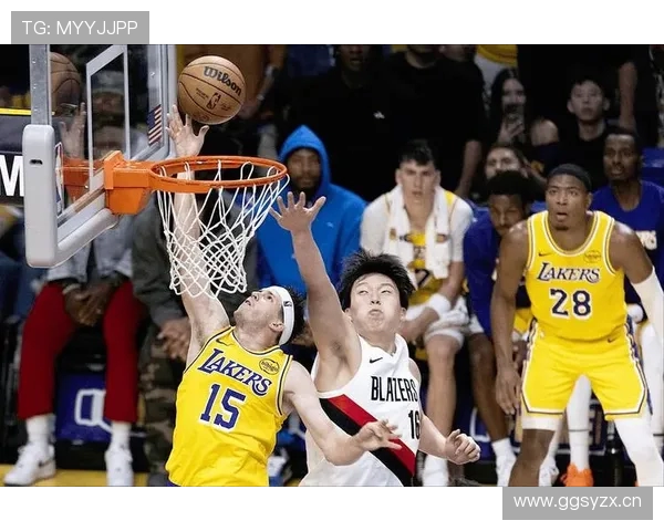 杨瀚森赛后与女友及团队聚餐洛杉矶韩料店共享夜宵时光